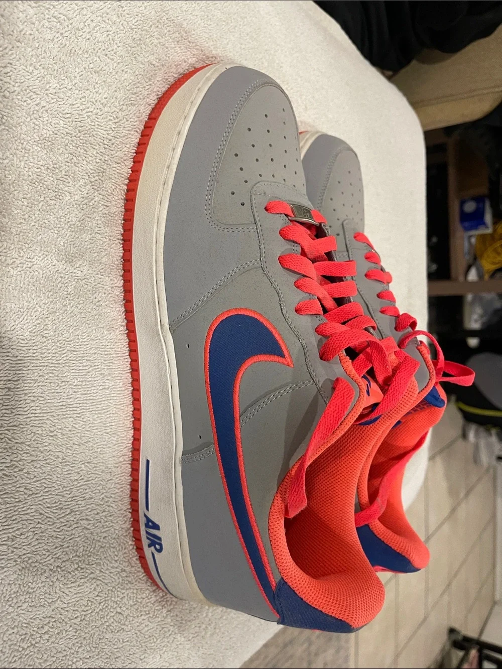 Nike Air Force one Men’s Gray & Coral Low-Top Sneakers with Blue Tongue-Rare
